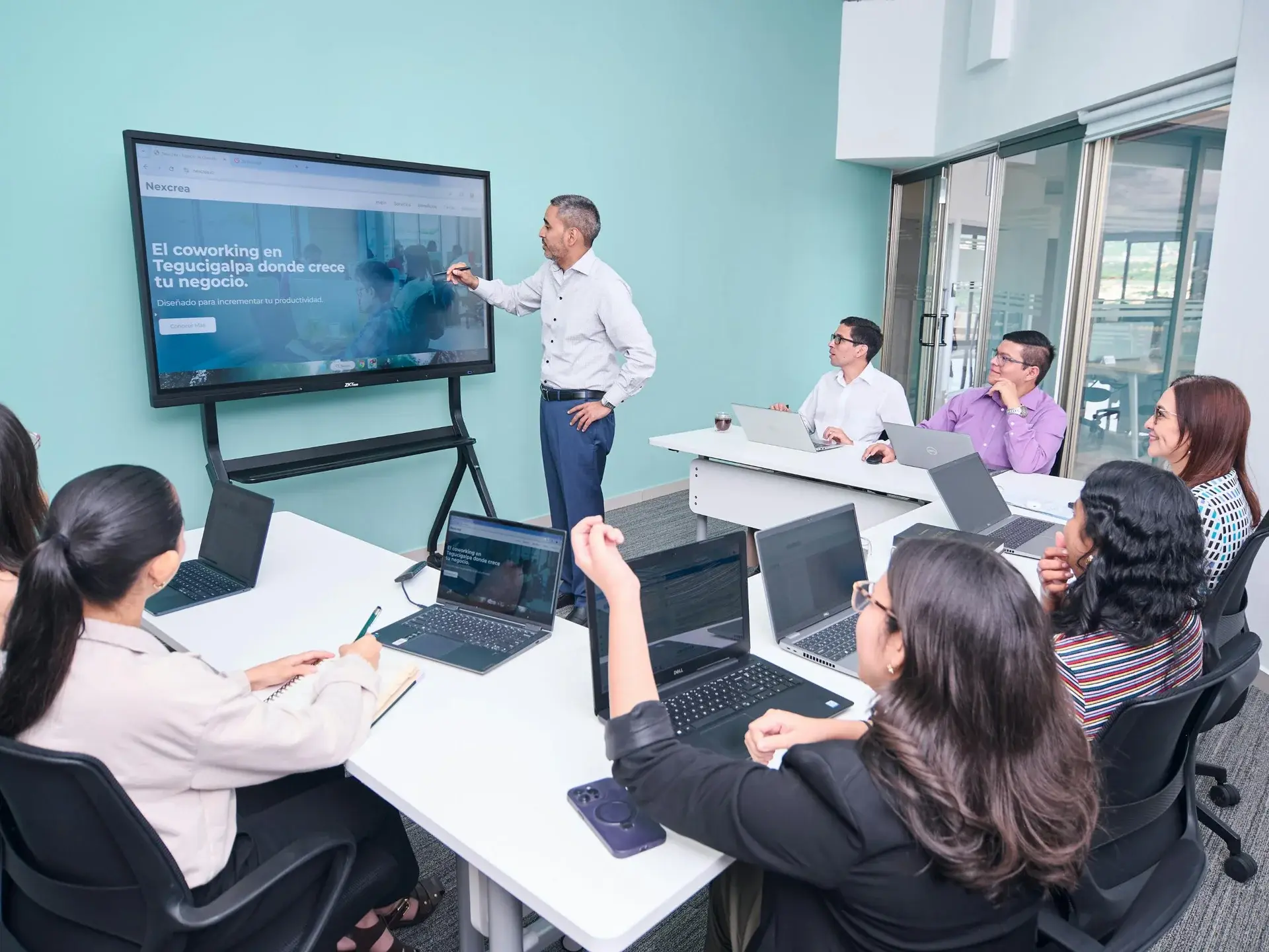 Corporate learning management systems